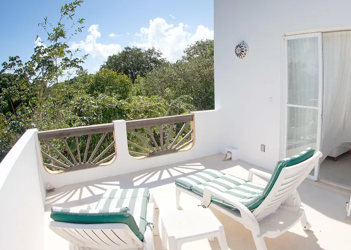 Mango Hotel